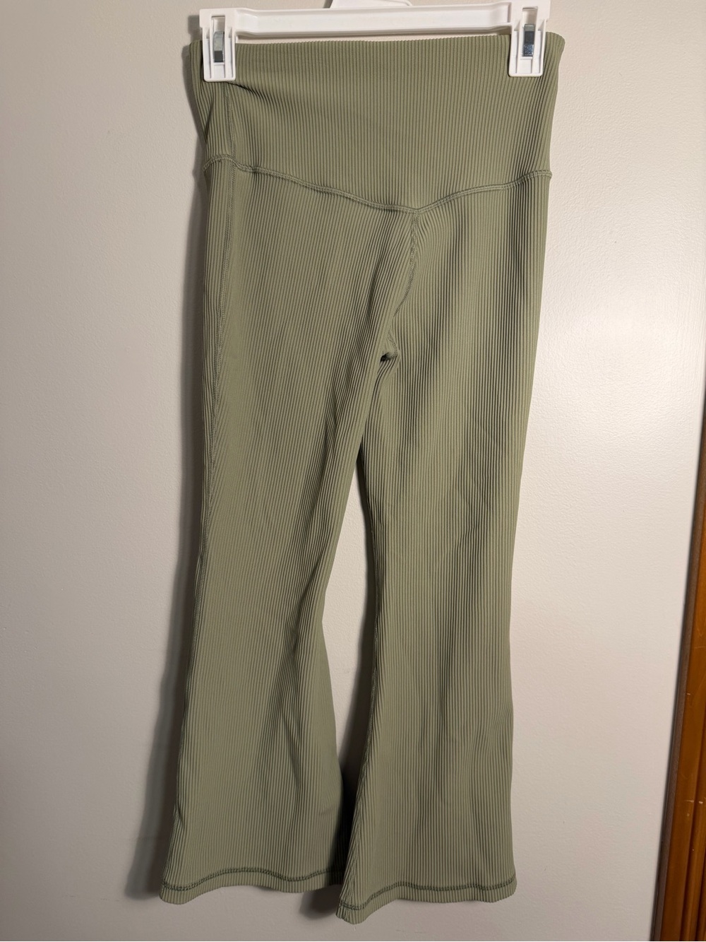 Athleta Elation Rib Crop Flare Yoga Leggings Size Small